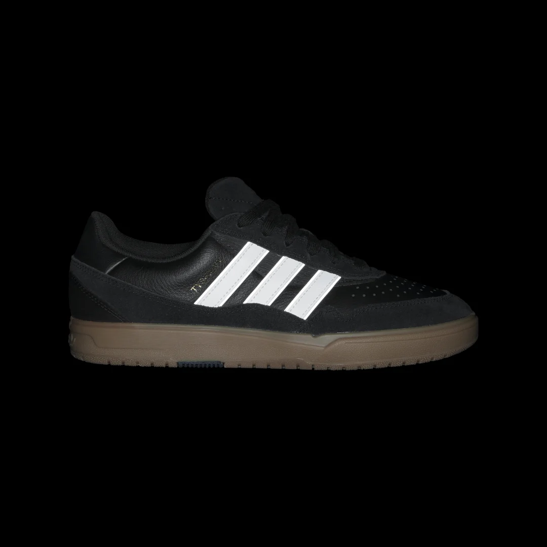 Detalle de Adidas Zapatilla TYSHAWN II en negro