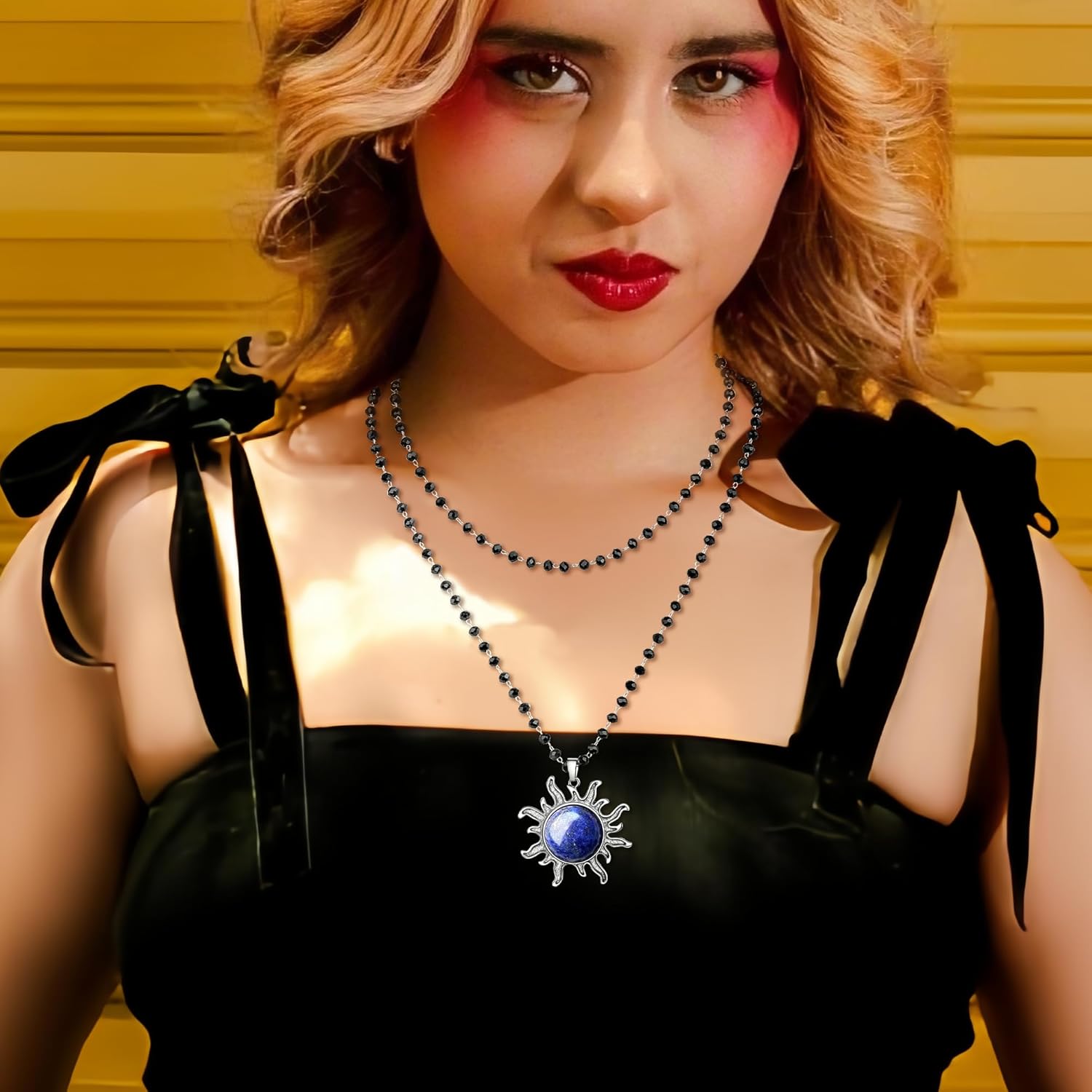 Detalle 2 de AWARDSEN Gothic Moon Necklace for Women with Lapis Lazuli Pendant