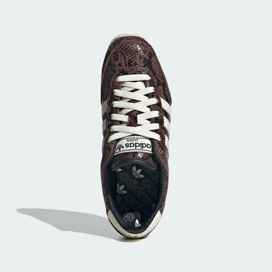 Detalle de Zapatilla Japan de Adidas — estilo clásico para uso diario en color Marrón