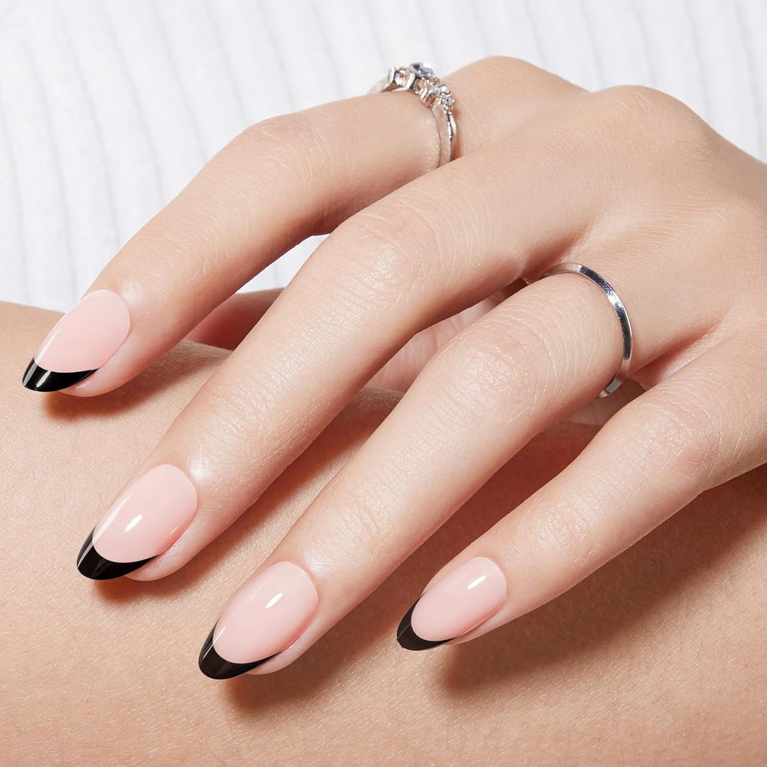 Thumbnail 1 de Modelones Black French Tip Almond Press-On Nails: 32-Piece Reusable Kit (16 Sizes)
