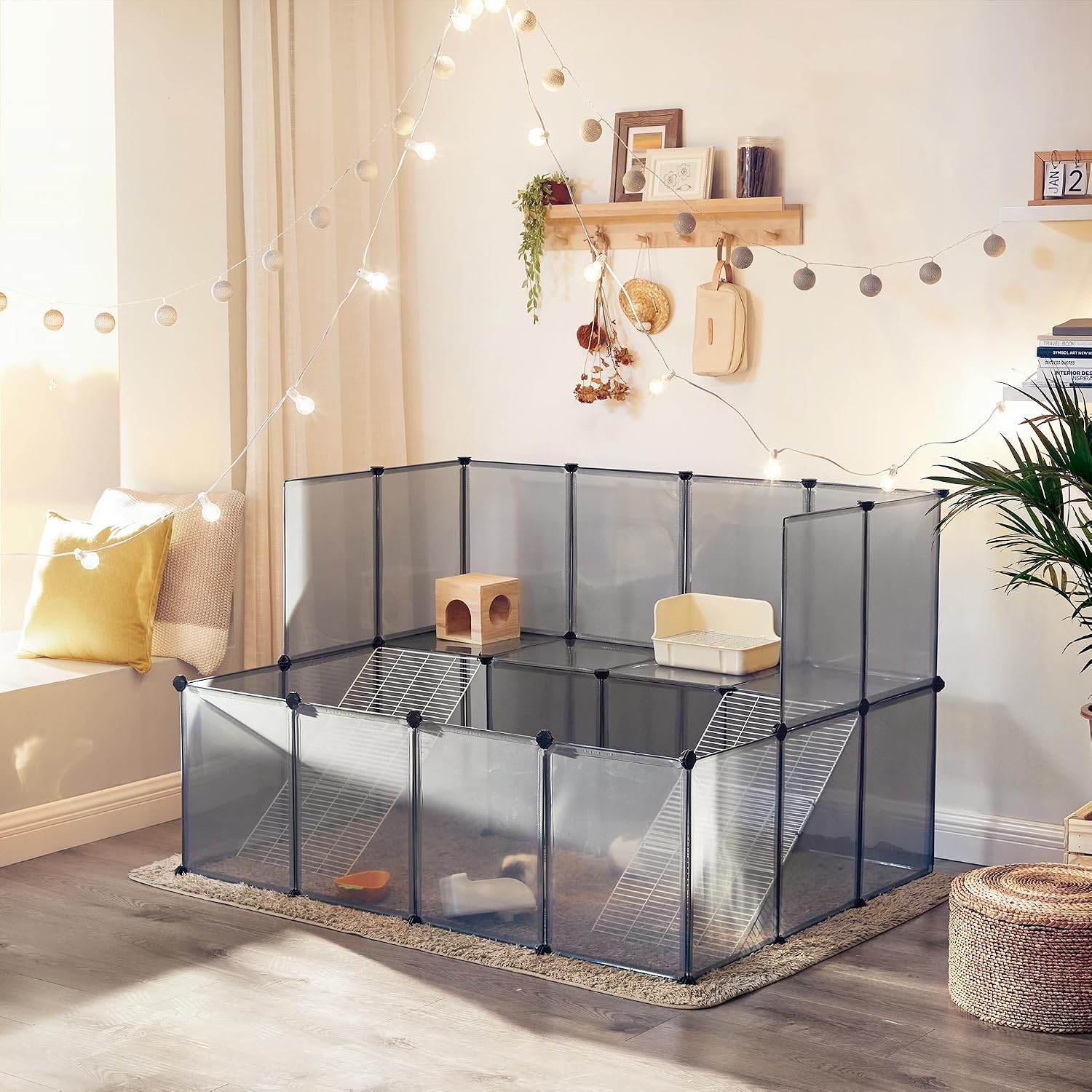 Detalle de SONGMICS Freigehege für Kaninchen – Modulares Laufgehege mit Balkon, Treppe und Terrasse (143 × 108 × 93 cm)