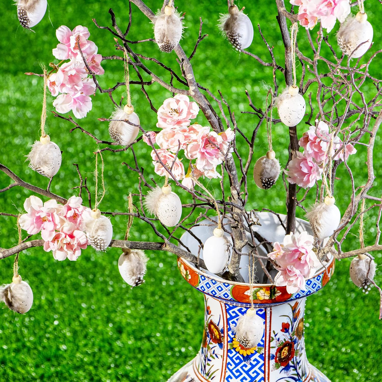 Thumbnail 6 de COM-FOUR® 18x Oeufs de Pâques à Suspendre – Décoration pour buisson et couronne, 4 x 3 cm