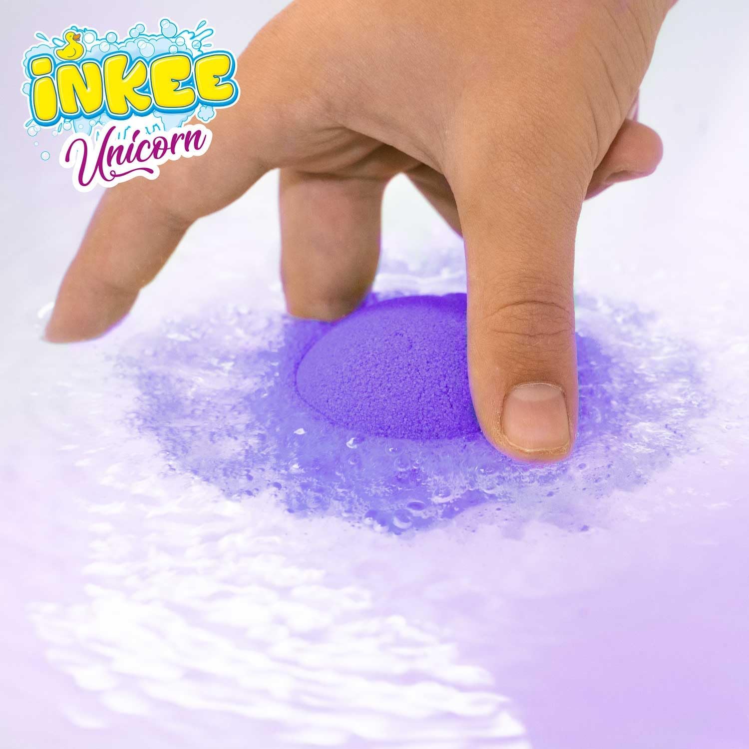 Detalle 2 de INKEE Geschenkbox Unicorn – Box mit 6 Badebomben für Kinder mit Überraschung