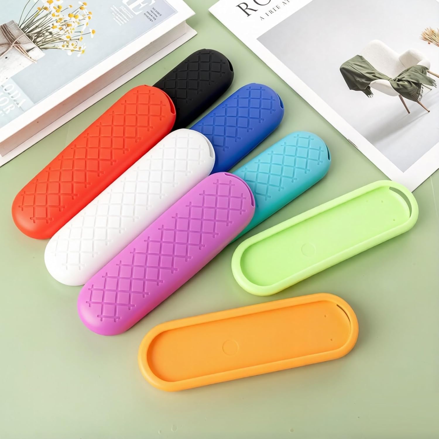 Detalle de Glow-in-the-Dark Silicone Cover for Sky Q Remotes (EC201/EC202/EC302, SKY135) with Anti-Lost Lanyard