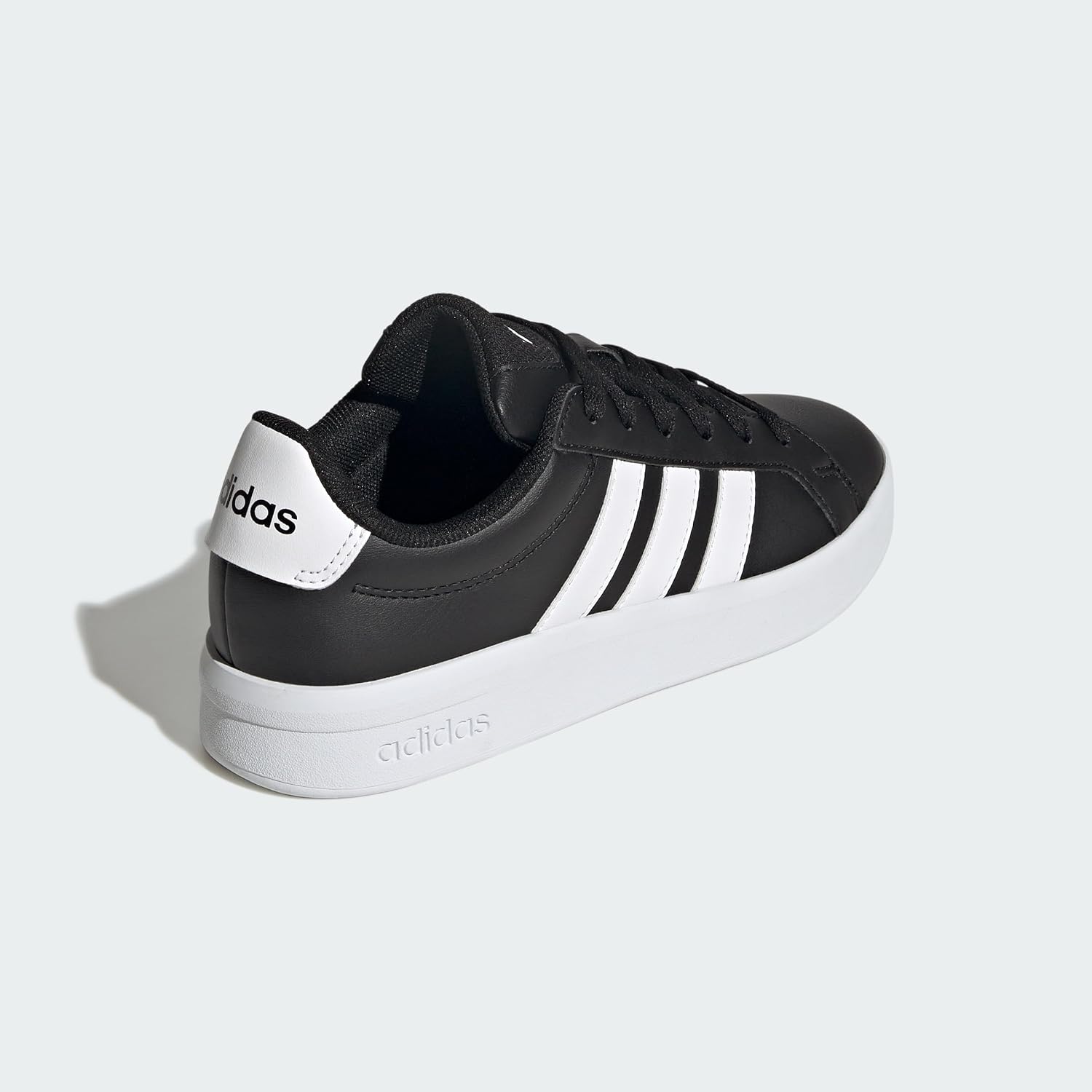 Detalle 2 de adidas Grand Court 3.0 Junior: scarpe nere e bianche per ragazzi