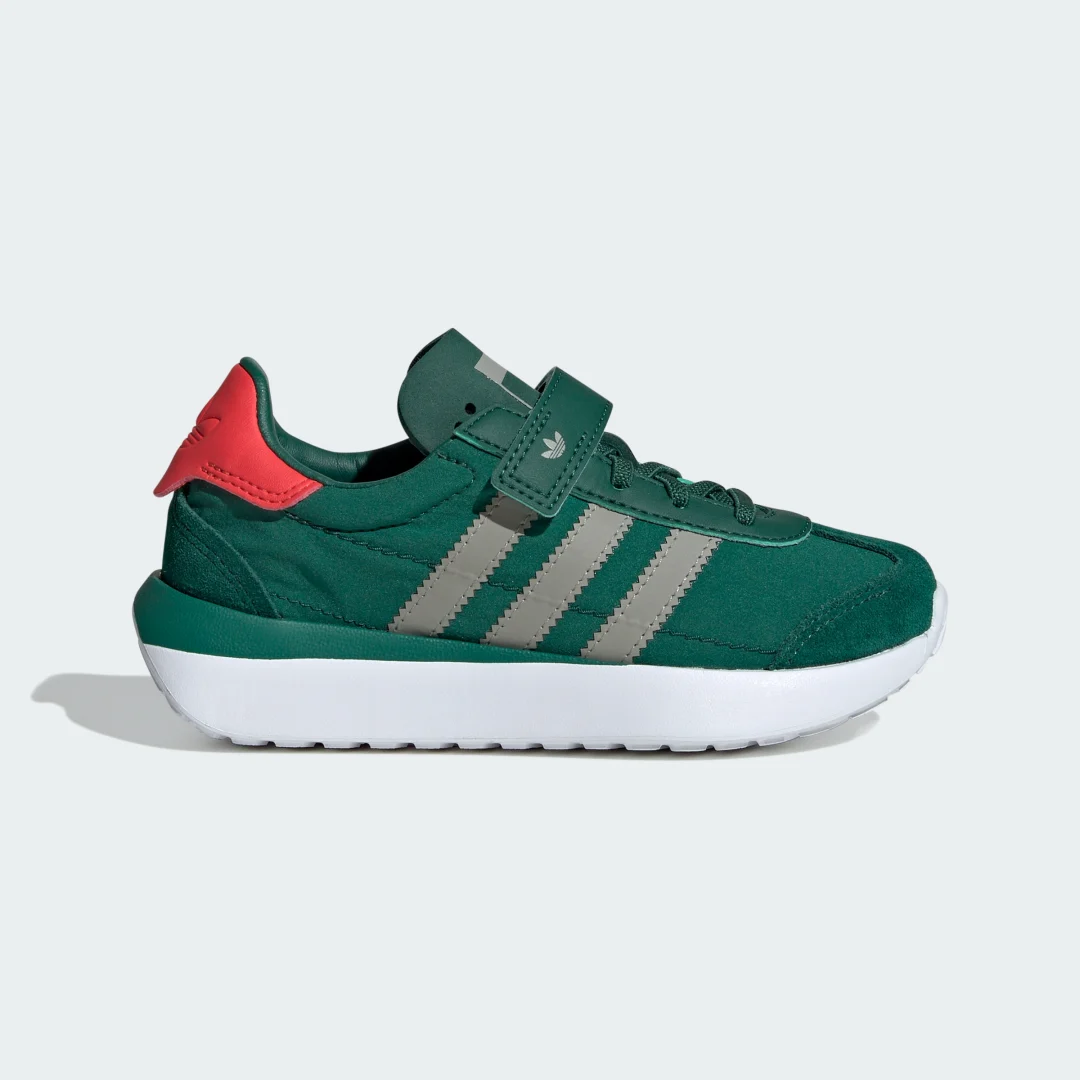 Detalle de Country XLG Shoes Kids de Adidas — zapatillas verdes para niños