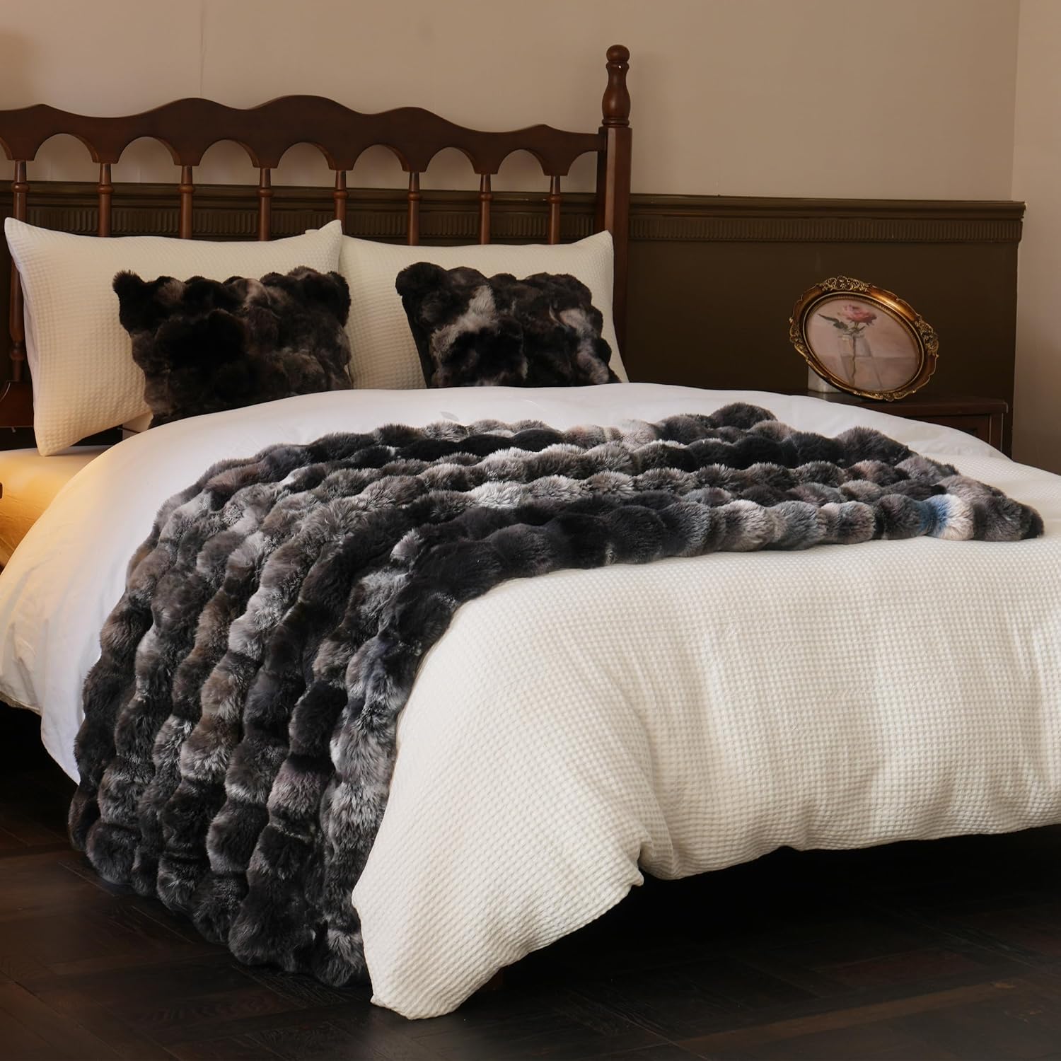 Thumbnail 6 de BENVWE Fluffy Faux Fur Throw Blanket — Double-Sided 63" x 80" in Tie-Dye Grey