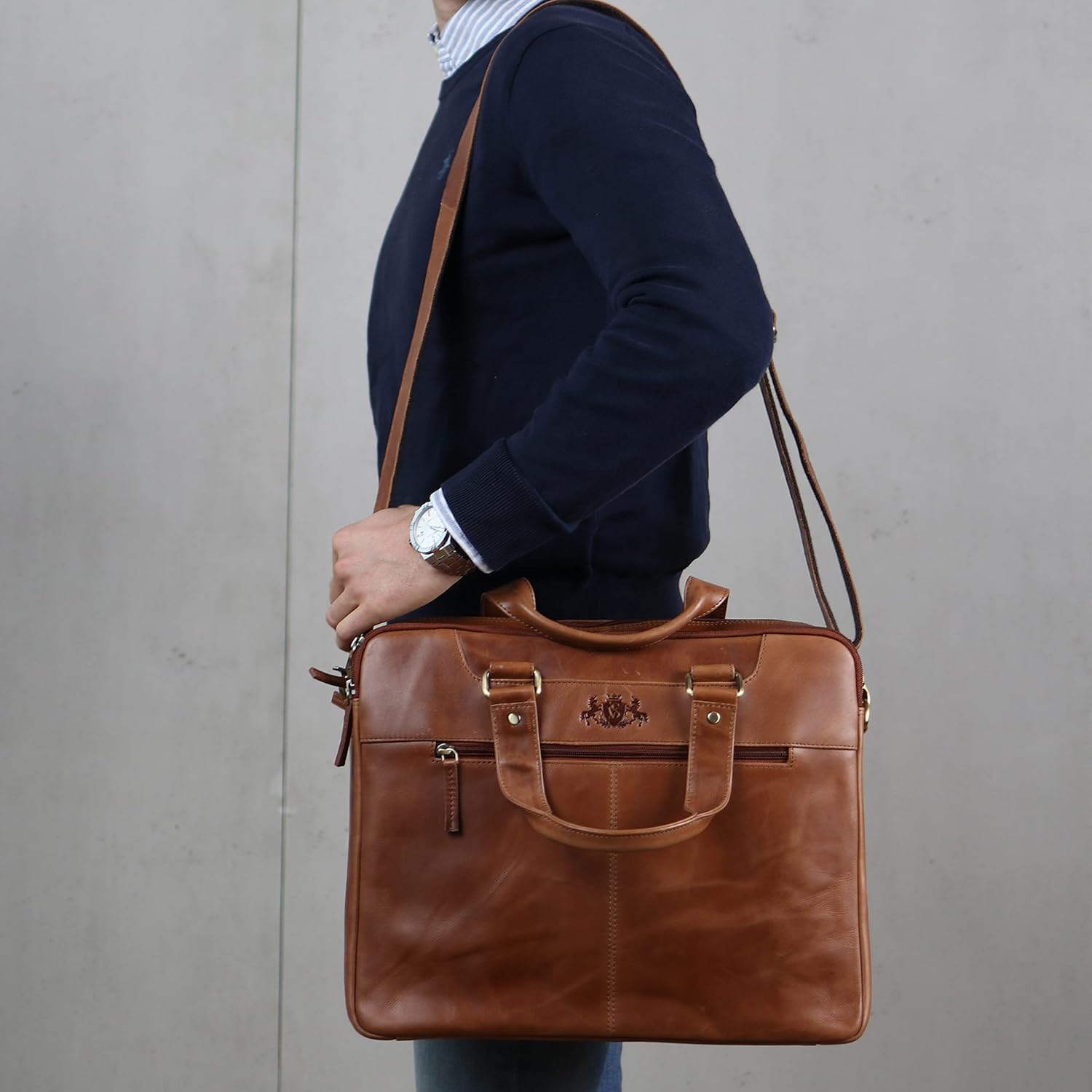 Detalle de SID & VAIN Große Laptoptasche Echt Leder – 15 Zoll, braun, handgefertigt, mit Laptopfach und Trolley-Befestigung