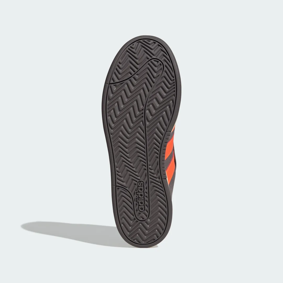 Thumbnail 2 de Zapatilla Grand Court Alpha de Adidas: estilo clásico en marrón para uso diario