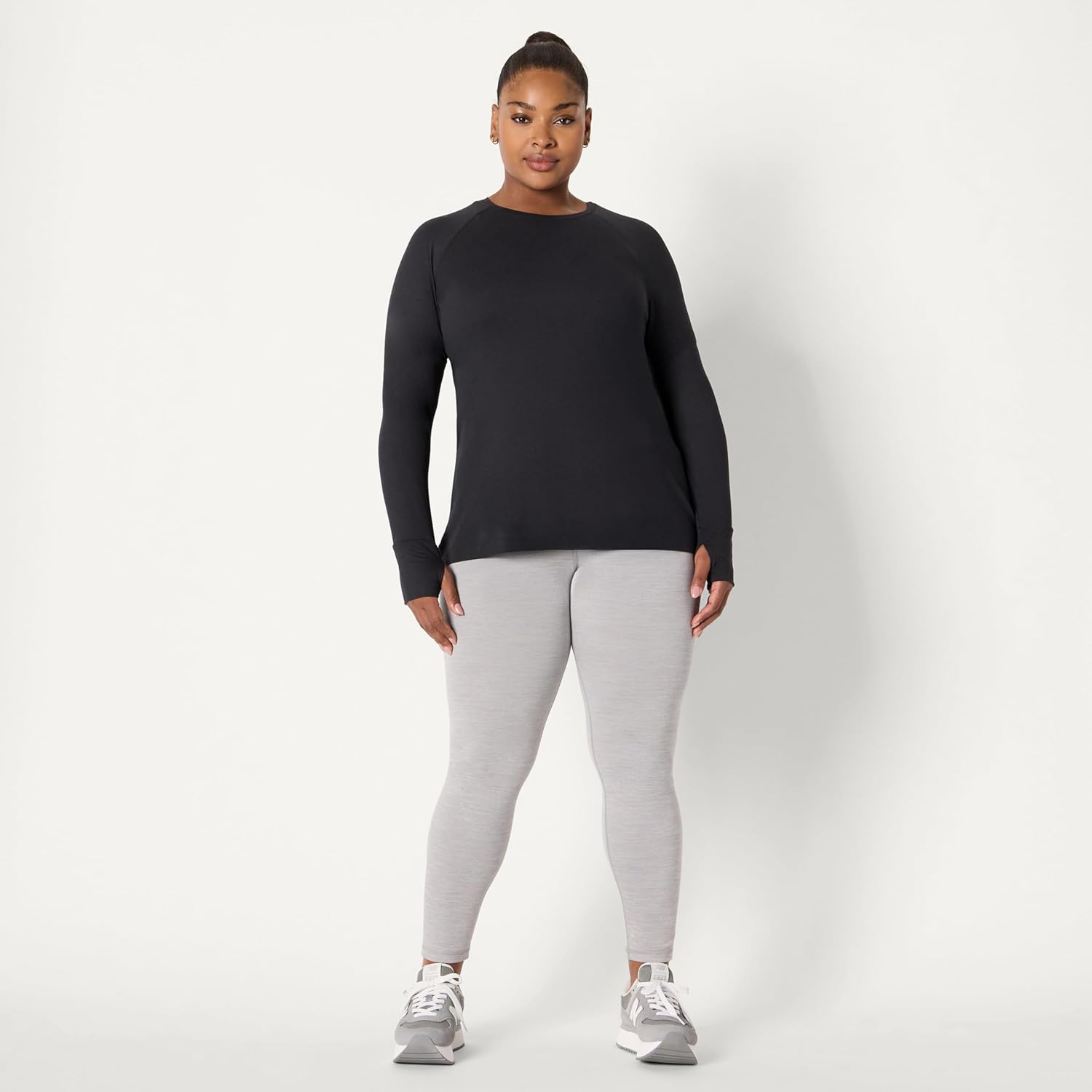 Thumbnail 6 de Amazon Essentials women’s soft performance lightweight long-sleeve workout top
