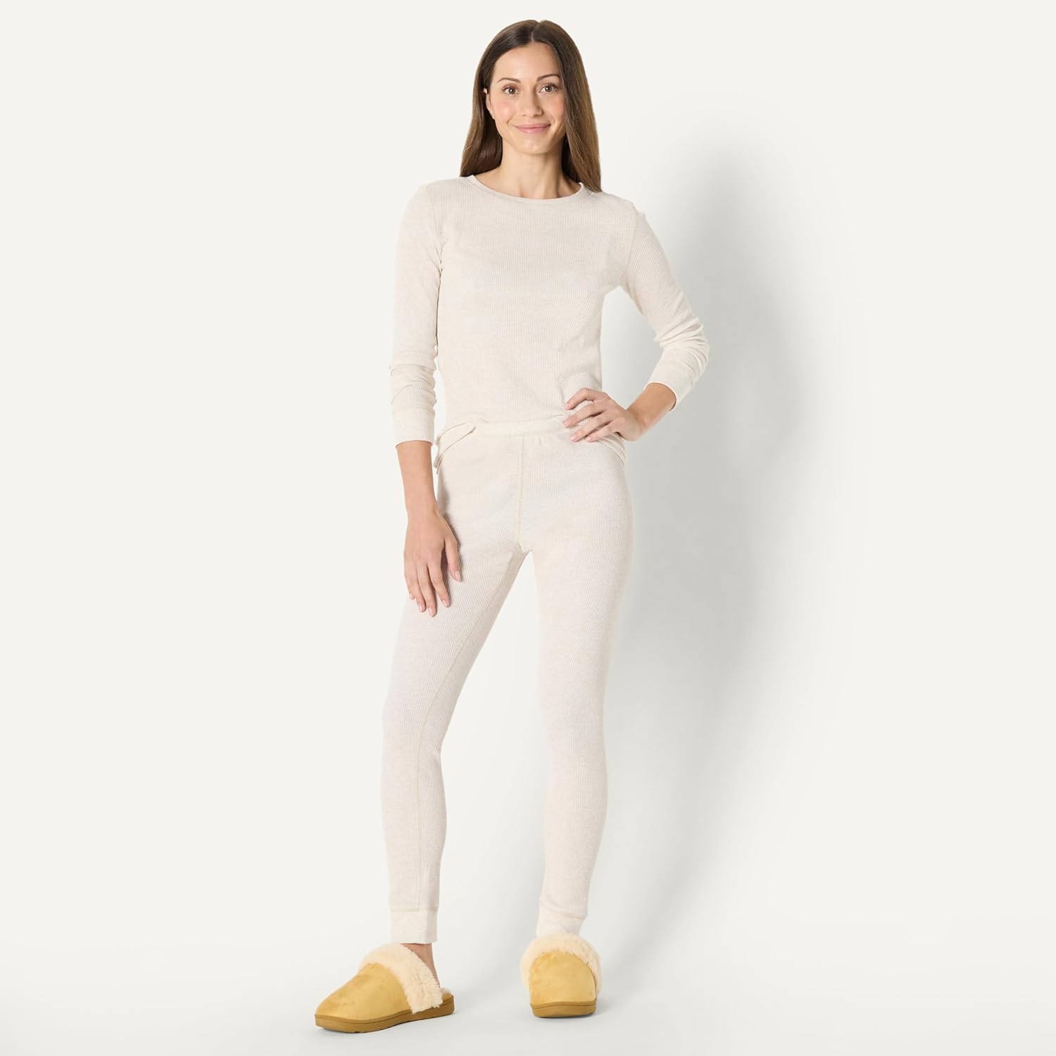 Thumbnail 5 de Amazon Essentials Damen kuschelige Hausschuhe aus Kunstfell – Pantoletten mit gepolsterter Innensohle
