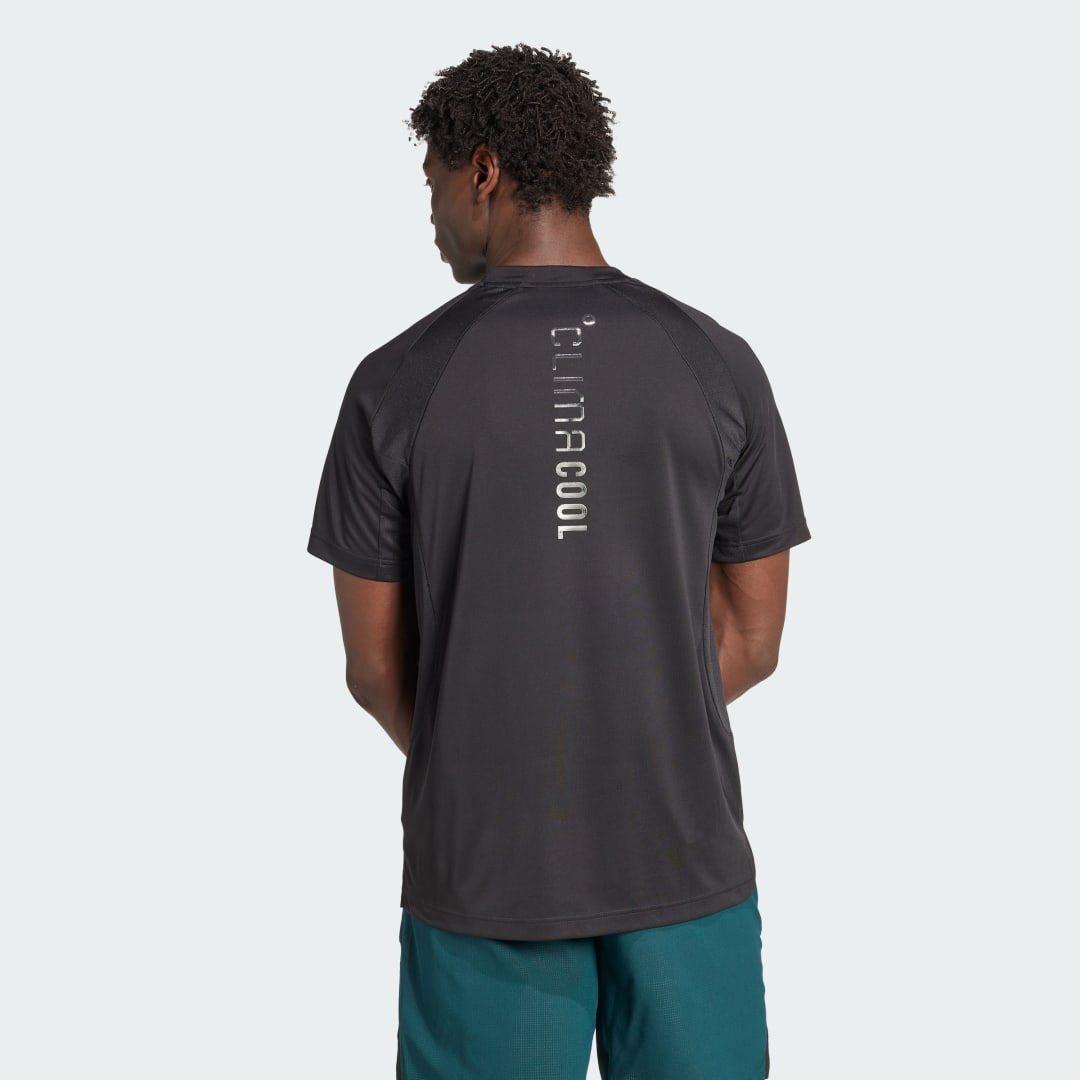 Detalle de Camiseta Tech Apparel CLIMACOOL de Adidas – negro