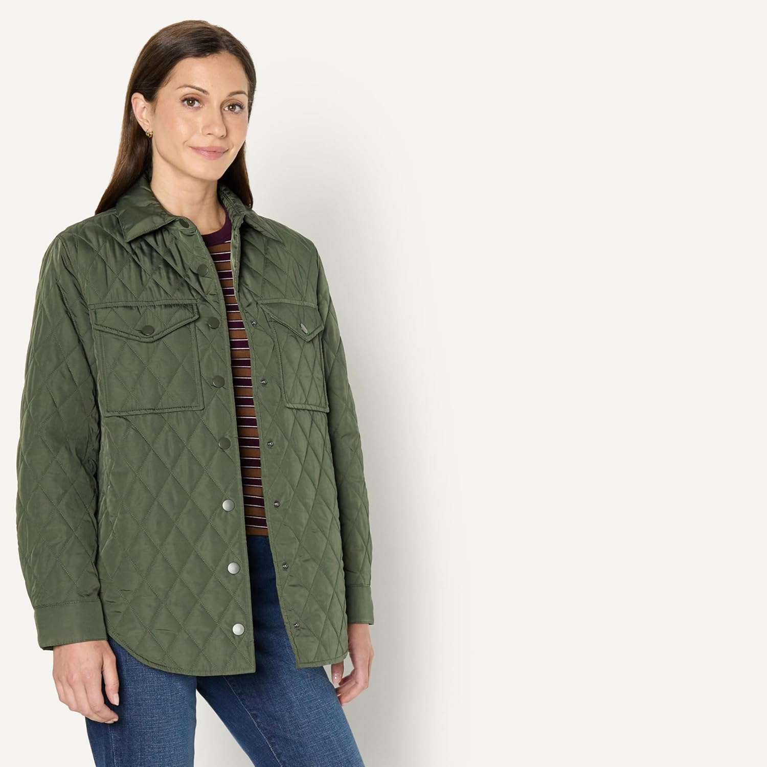 Detalle de Amazon Essentials Women's Relaxed-Fit Long Quilted Jacket with Snap Closure