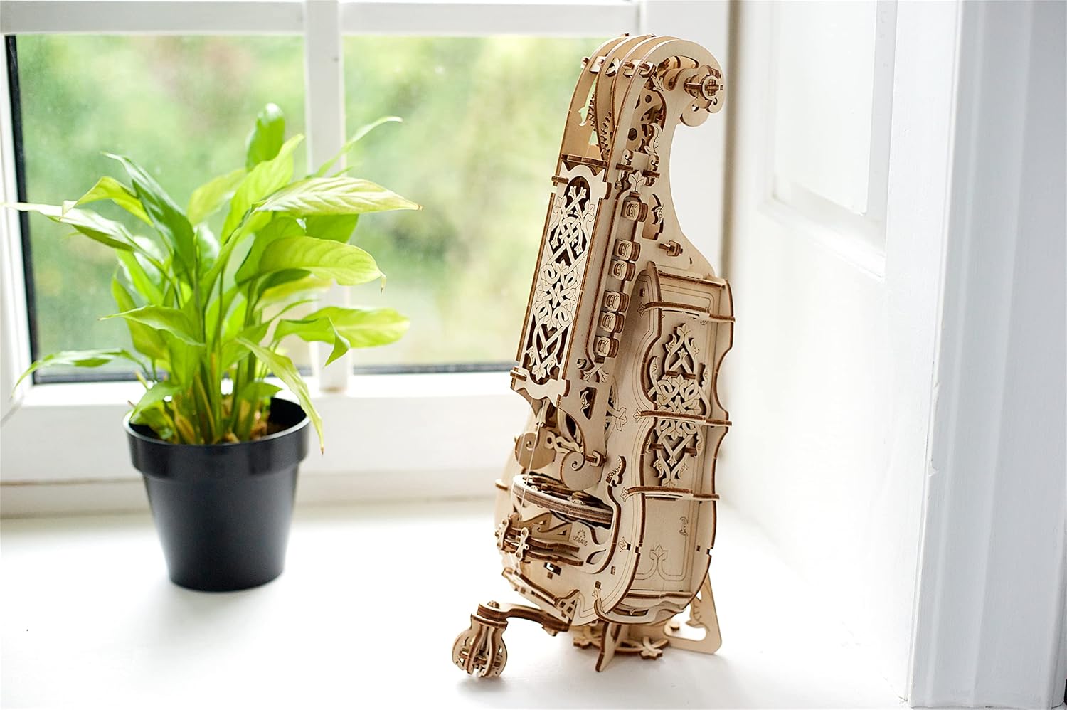 Thumbnail 4 de UGEARS Hurdy Gurdy Puzzle 3D in Legno – Strumento Musicale da Costruire