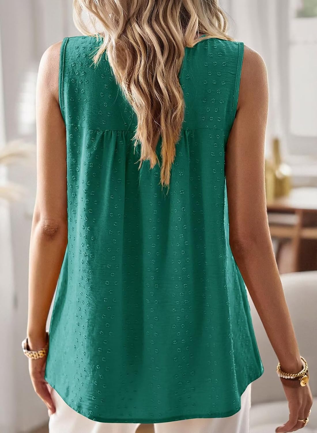 Detalle de TUUHAW Tank Top Damen – Sommer-Top mit Boho-Spirit, Ärmellos, Rundhals und Swiss-Dot Muster