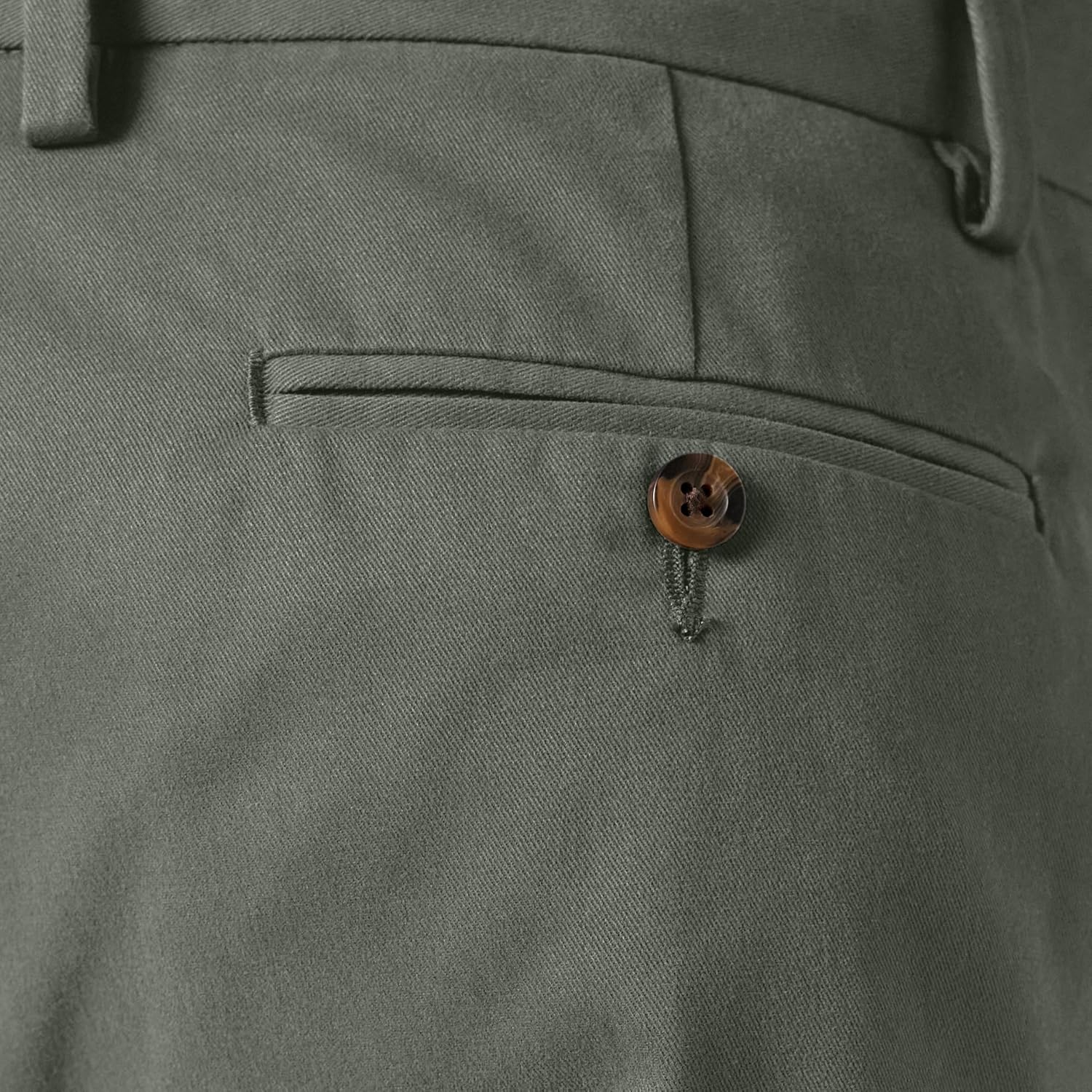 Thumbnail 5 de Amazon Essentials Men's Classic-Fit Wrinkle-Resistant Flat-Front Chino Trousers (Big & Tall)