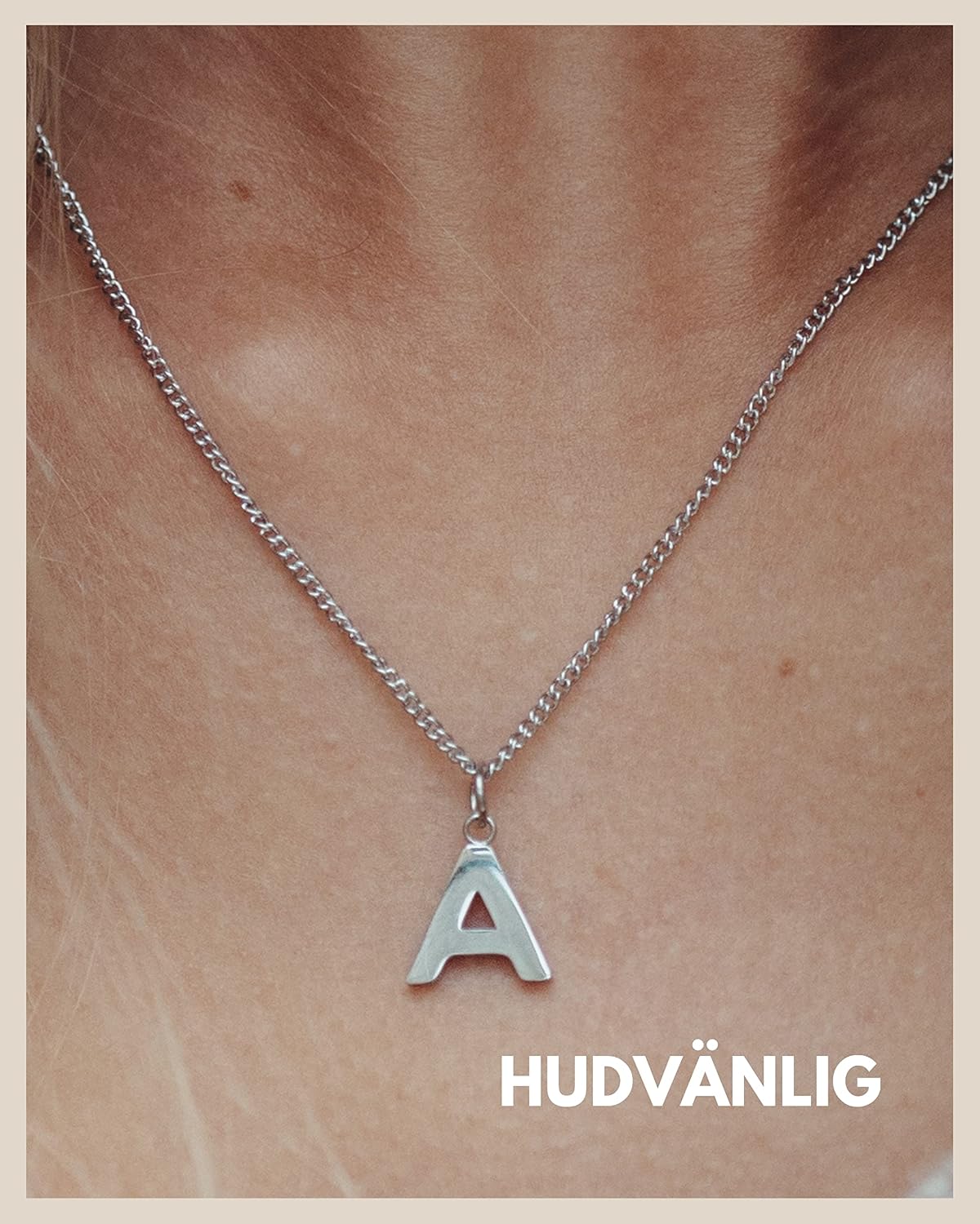 Thumbnail 1 de GOOD.designs halsband med bokstavshänge i rostfritt stål, silverfärgat