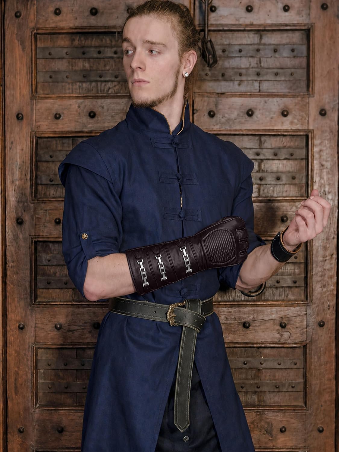 Detalle de Urban Buck Gauntlet Costume Gloves, Sheepskin Leather