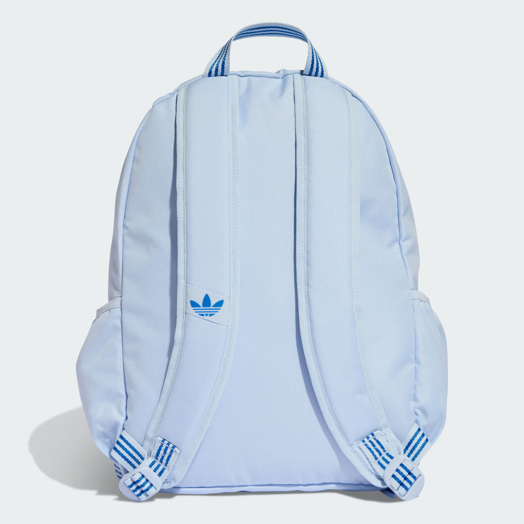 Detalle 2 de Mochila Adicolor Classic de Adidas en azul: estilo y comodidad para el día a día
