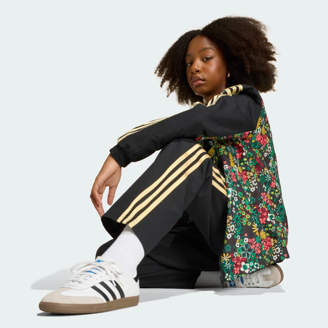 Detalle de Pantalón de chándal Adidas Originals x Liberty London (Negro)