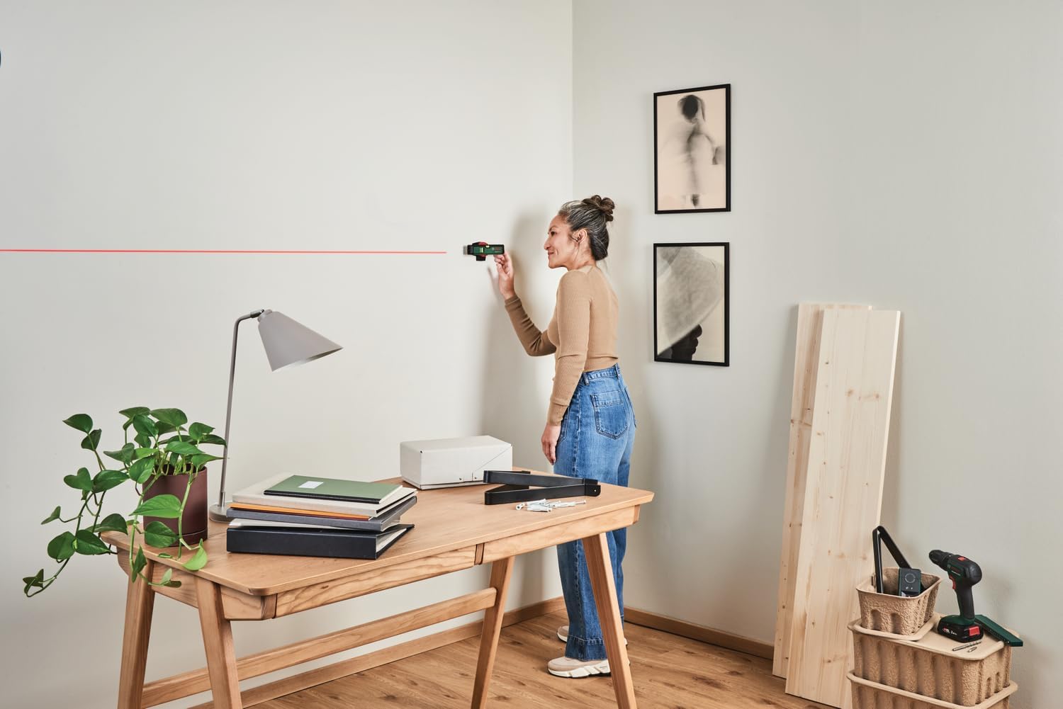 Thumbnail 2 de Bosch Laser-Wasserwaage UniversalWallLevel (3-in-1): Linienlaser bis 5 m, Laserpunkt bis 20 m