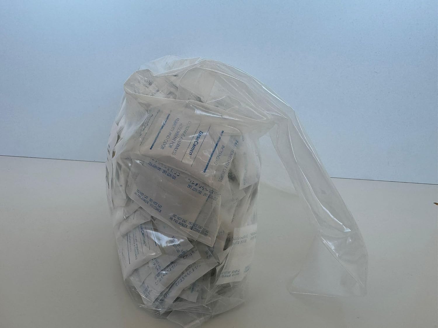 Detalle de DeseCamen Bustine di silice (250 pezzi, 5 g) – protezione dall’umidità in pacchetti dissecanti
