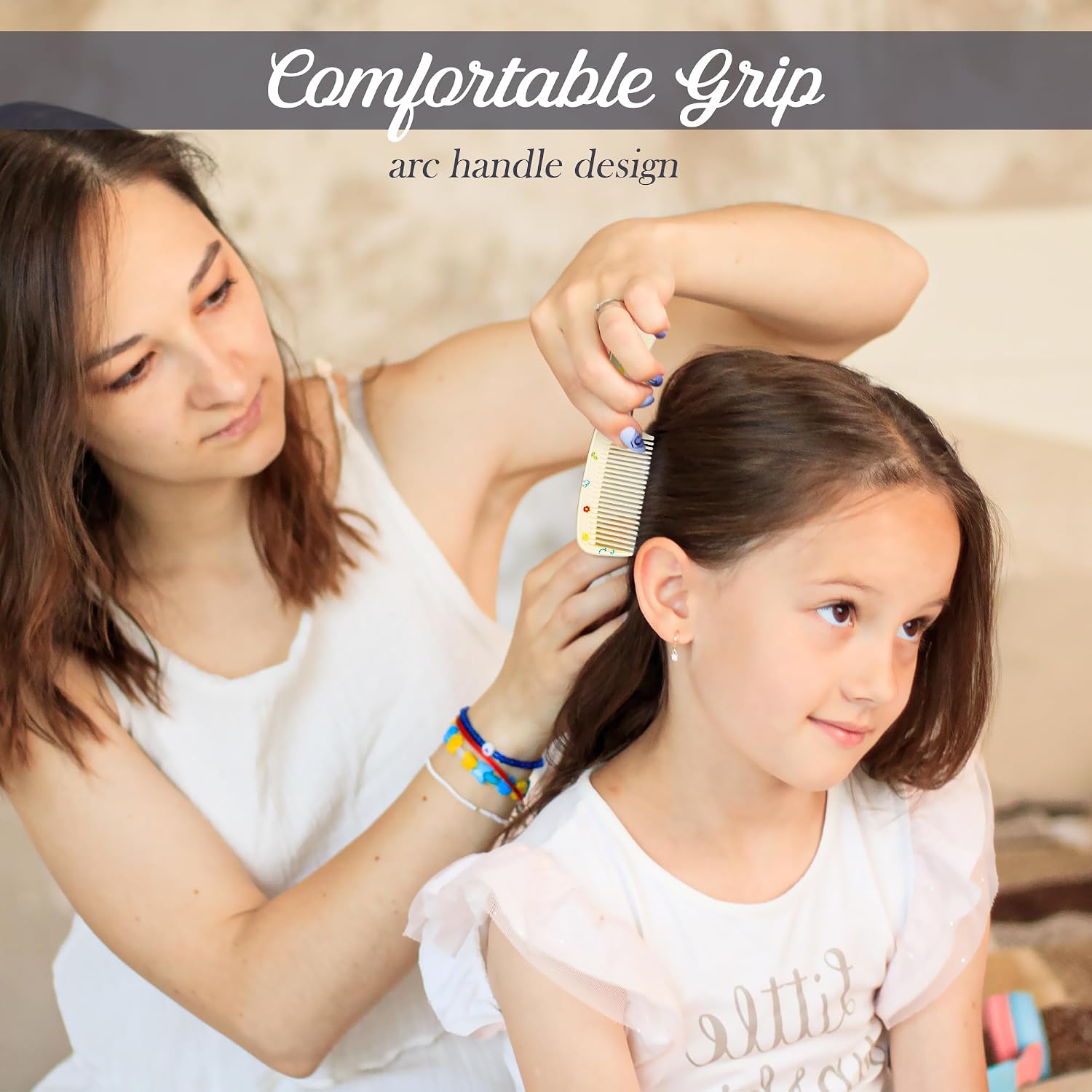 Detalle 2 de MEGAVOW 4 Pcs Hair Brush and Comb Set for Kids – Cute Detangle Brushes and Carved Comb