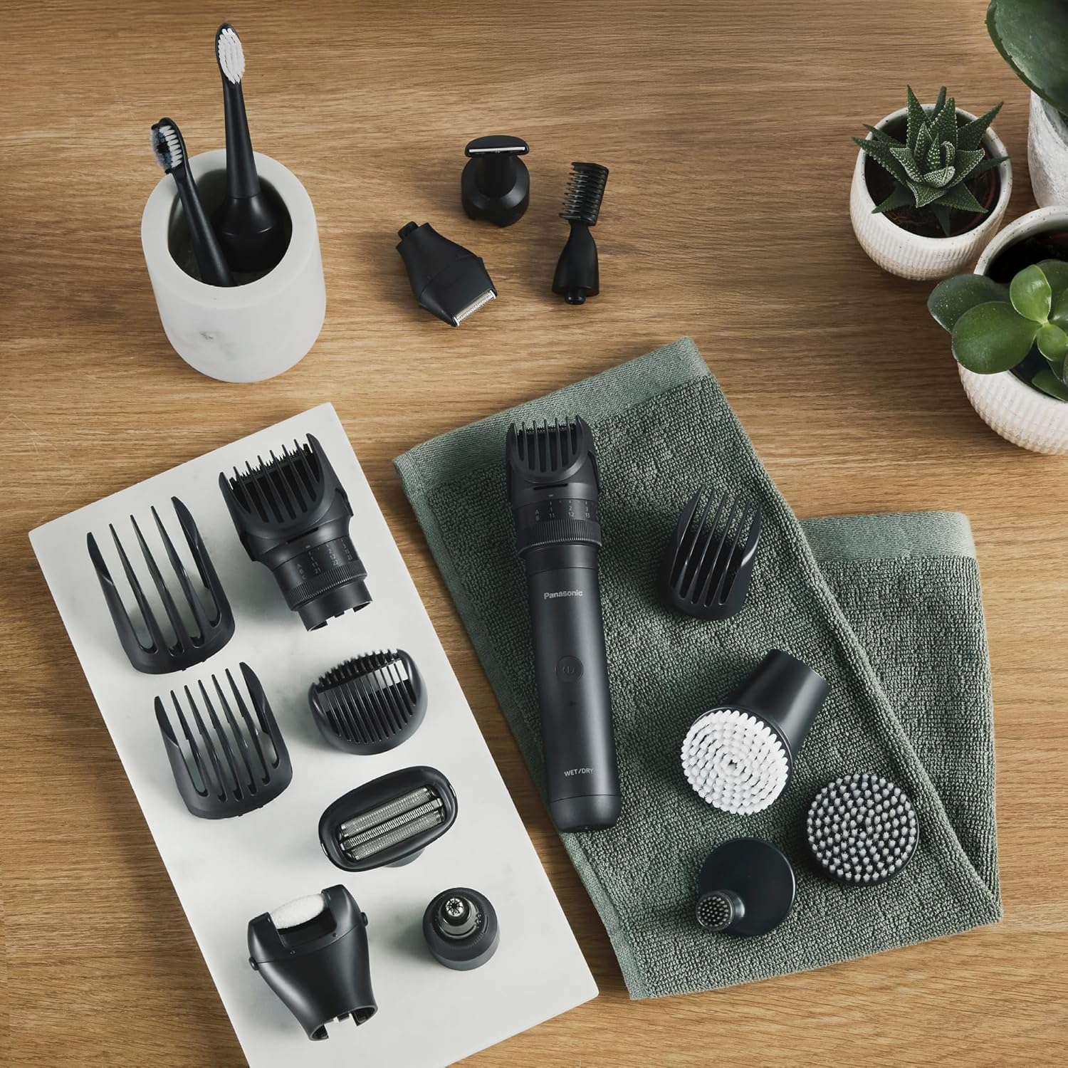 Thumbnail 6 de Panasonic MULTISHAPE ER-CNT1 : Tête tondeuse précision nez/oreilles/visage, système modulaire