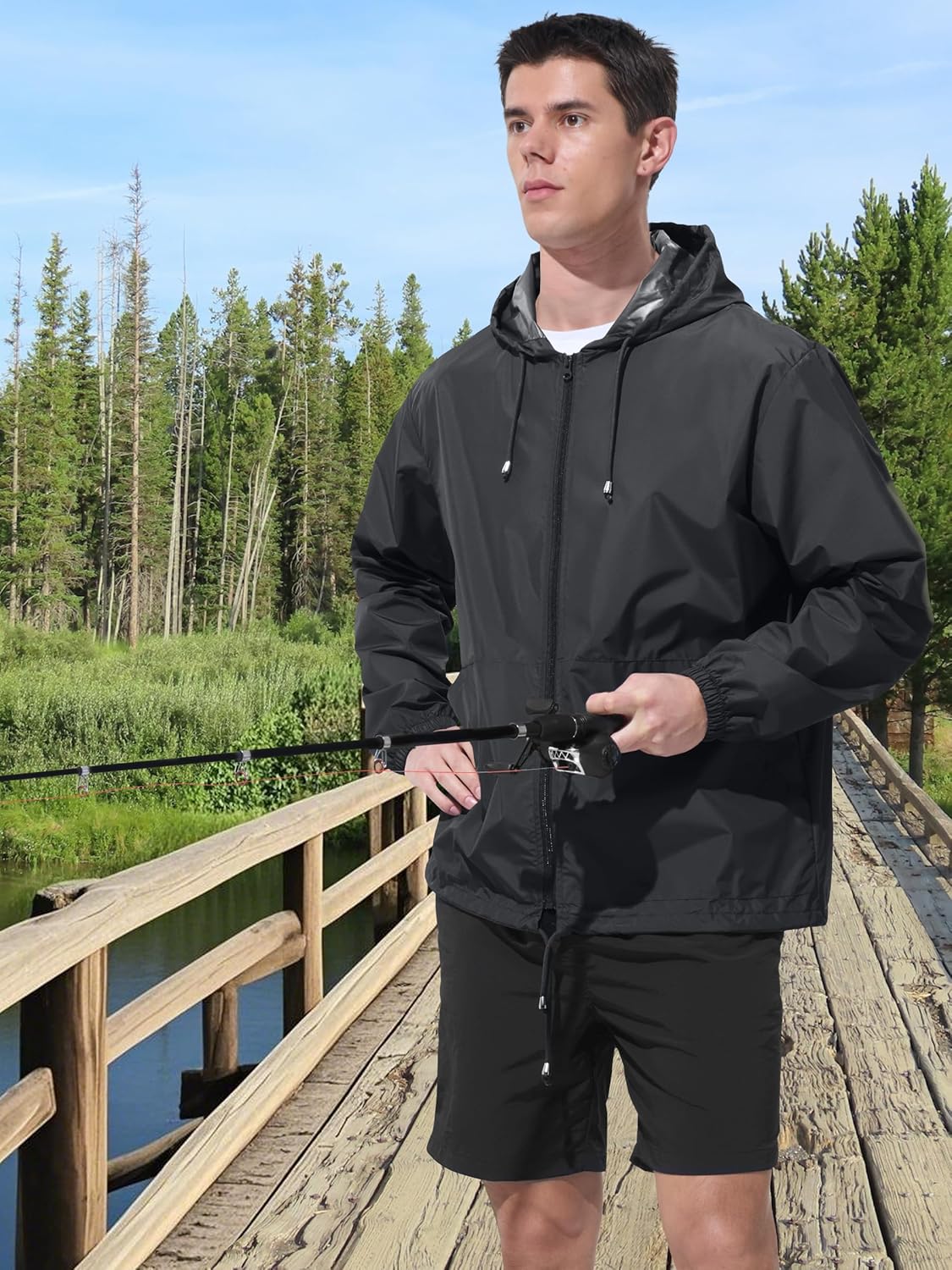 Detalle de UIQUR Men’s Waterproof Rain Jacket & Windbreaker with Adjustable Hood (Packable)