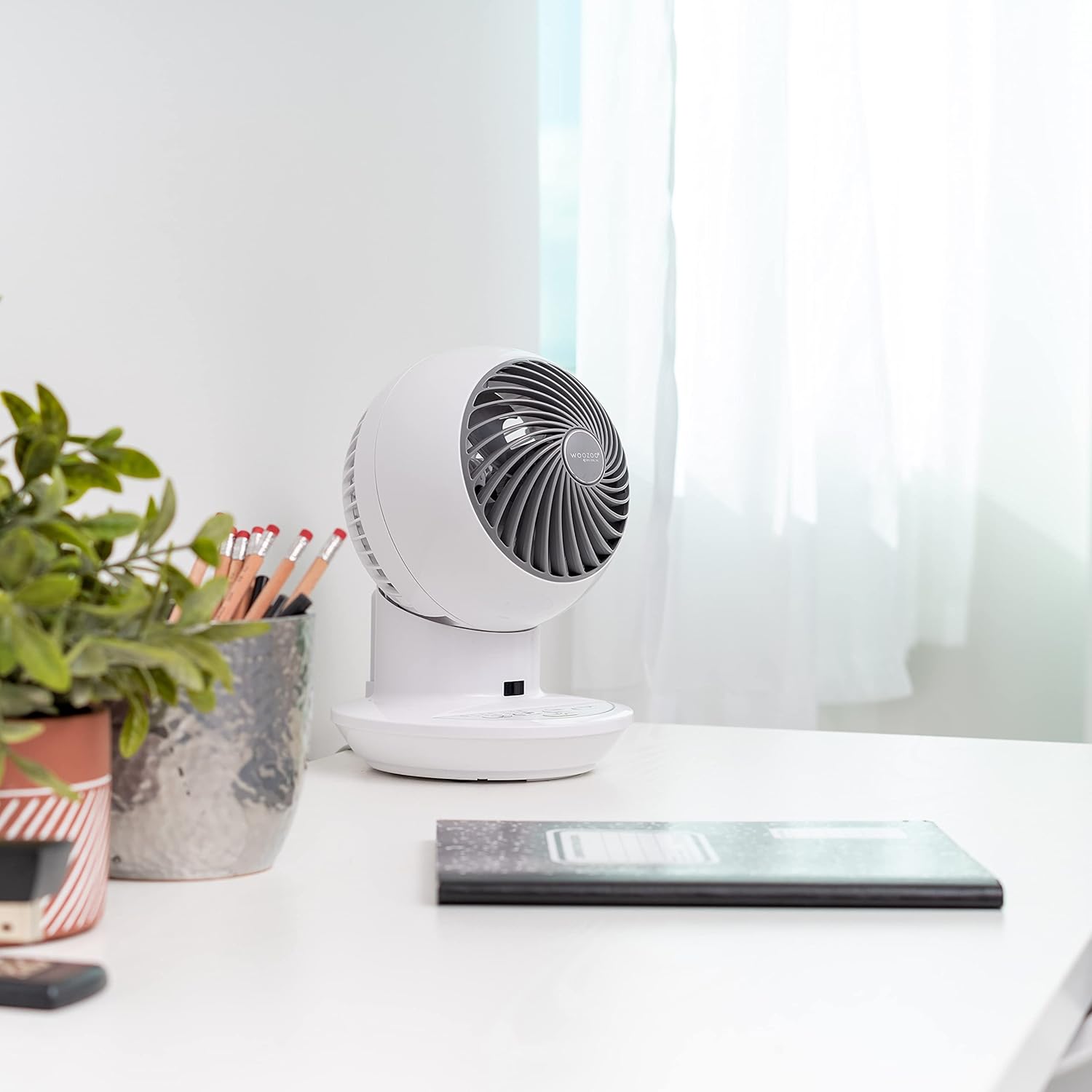 Detalle de IRIS USA WOOZOO Air Circulator Fan with Remote and Oscillation