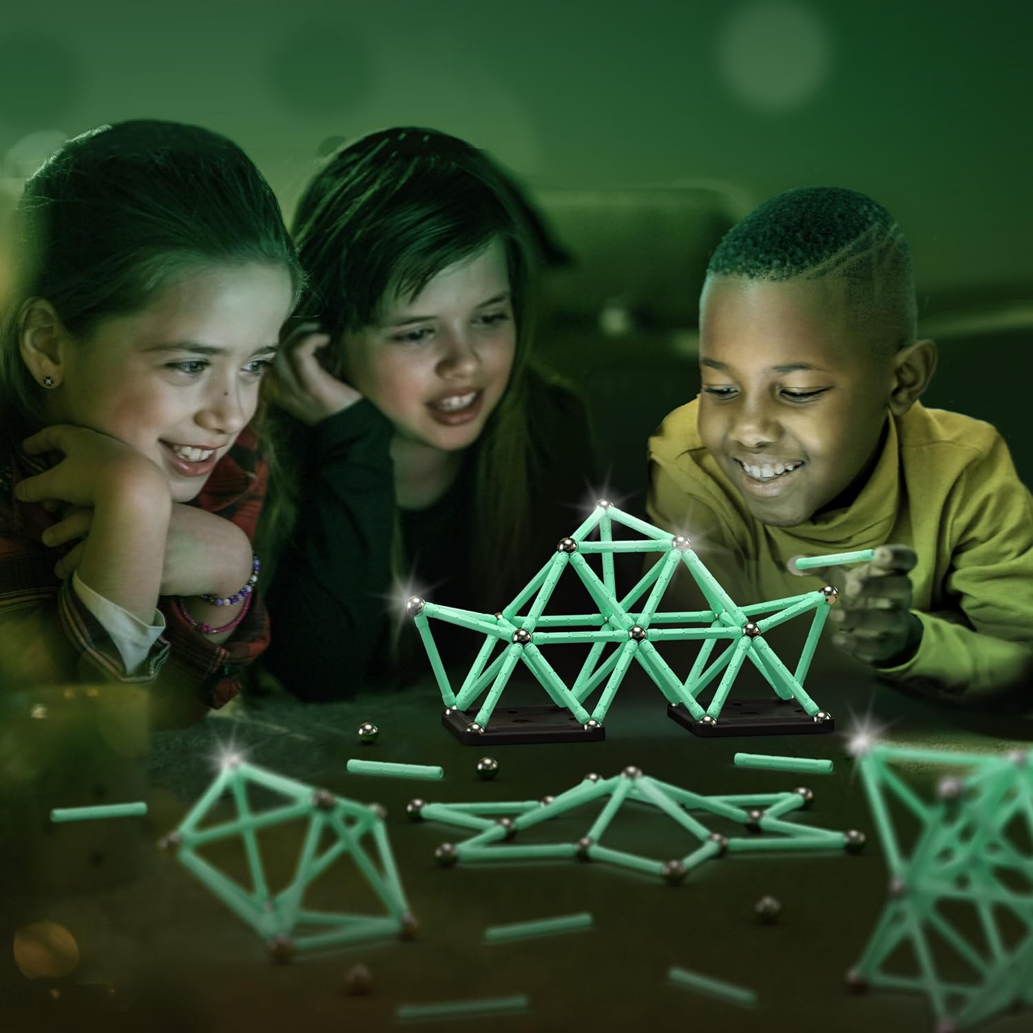 Detalle de Geomag Magnetic Constructions With Glow Effect, 25-Piece Glow Set