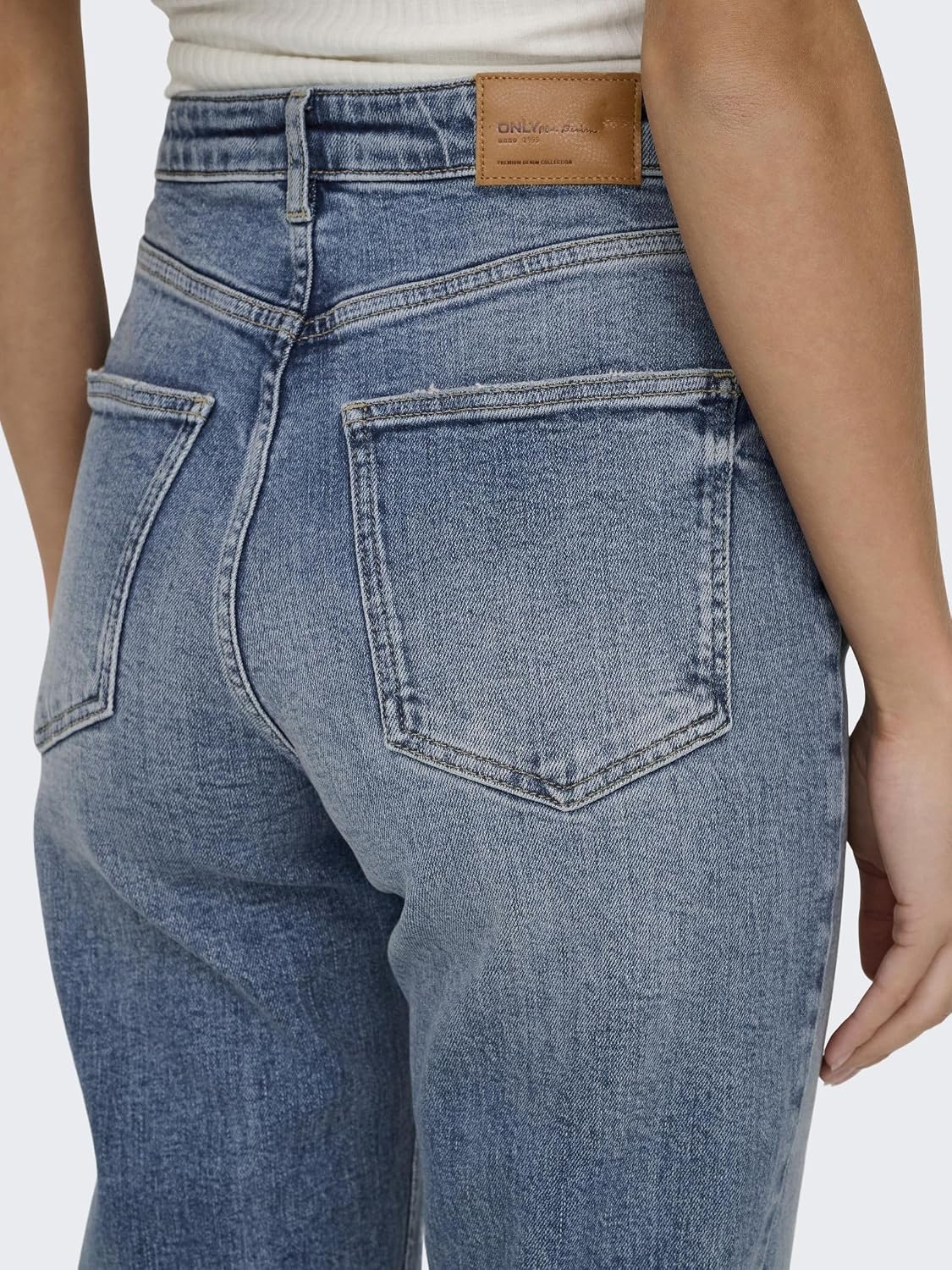 Detalle 2 de ONLY Onljuicy HW Flared DNM Dot023 NOOS jeans flare da donna