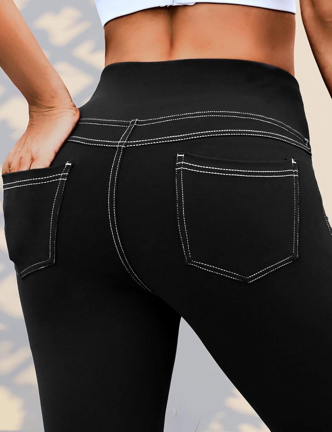 Detalle de VOOVEEYA Curvy Womens Leggings with Back Pockets — High Waisted, Tummy-Control Yoga Pants
