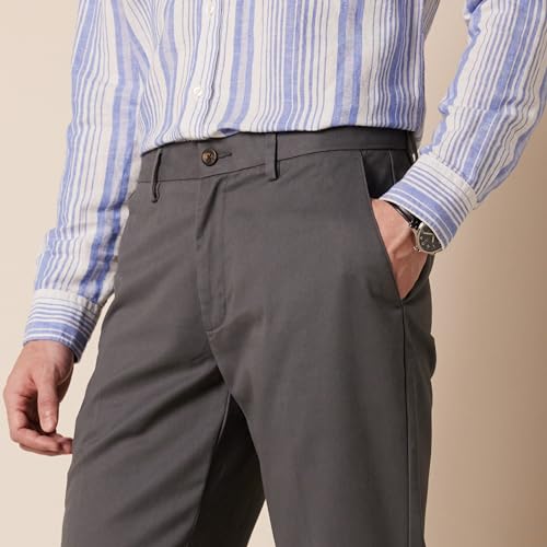 Detalle 2 de Amazon Essentials Men's Straight Fit Wrinkle-Resistant Chino Trousers — Grey, 33W / 32L