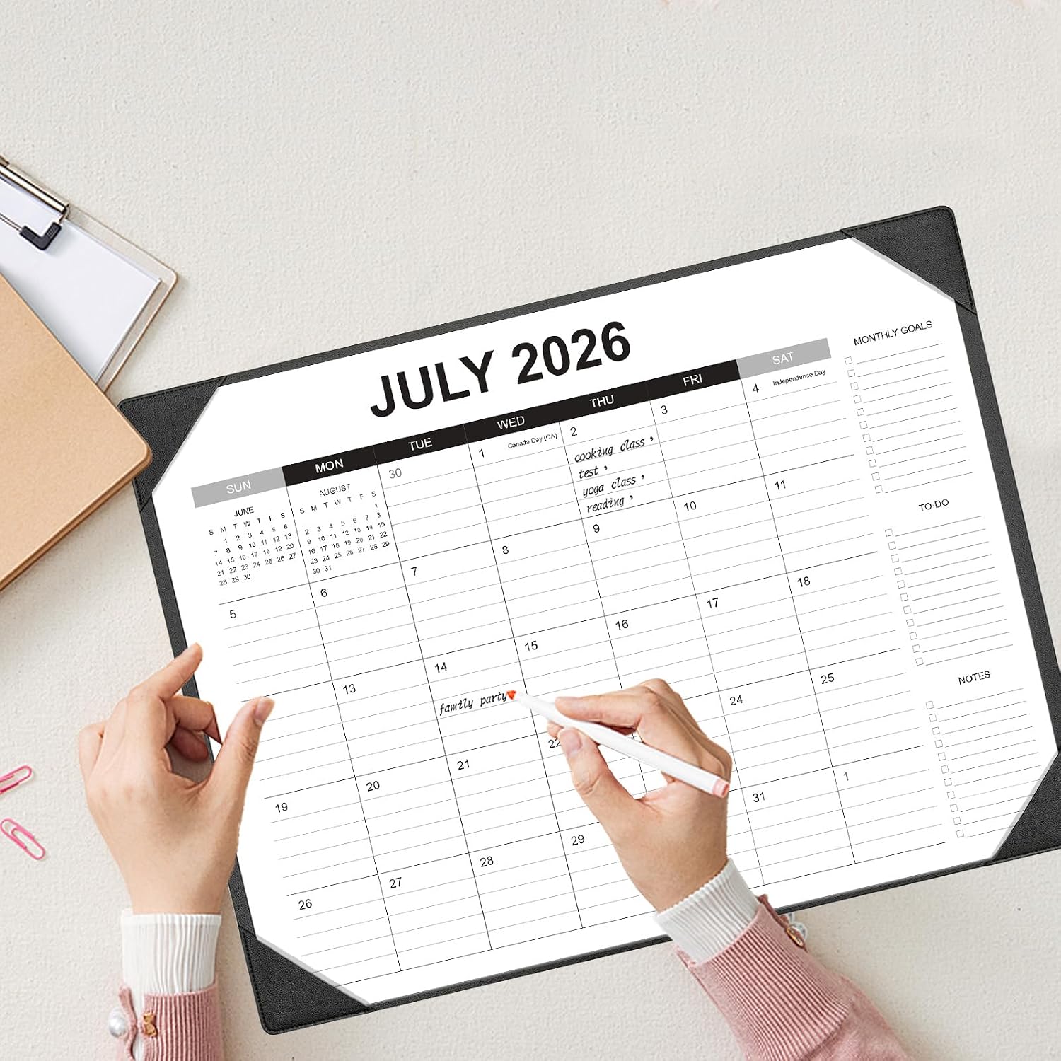 Detalle de Adronix I3 18-Month Desk Calendar with 22 x 17-Inch Desk Mat