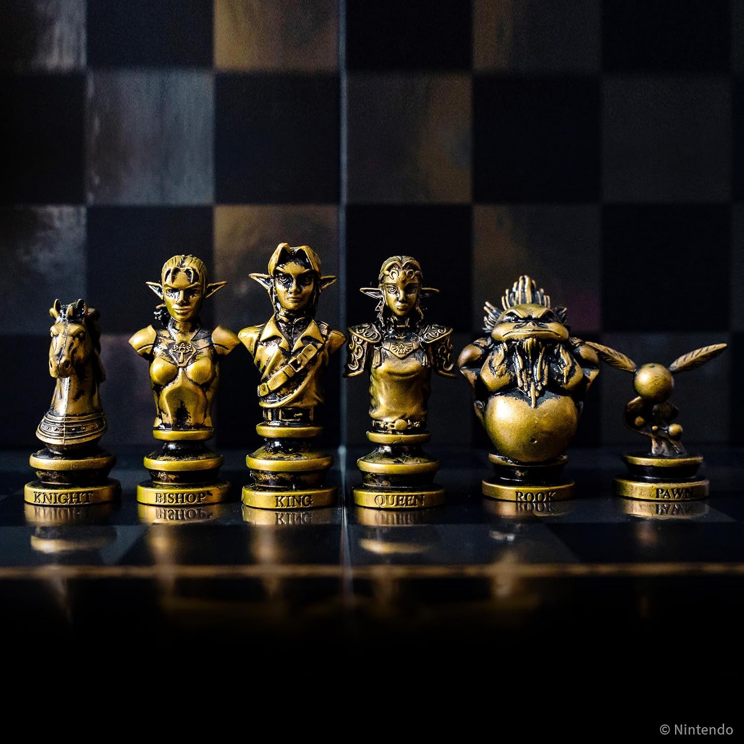 Detalle de The Legend of Zelda Chess Set, 32 Pieces