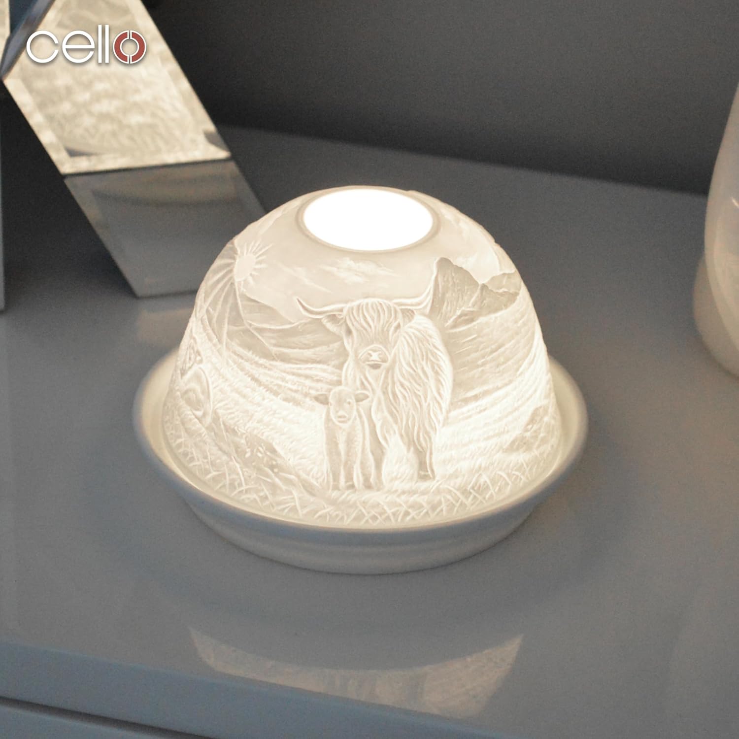 Thumbnail 5 de Cello Porcelain Tealight Holder Dome – Highland Cow 3D Projection & Optional LED Wax Warmer Look