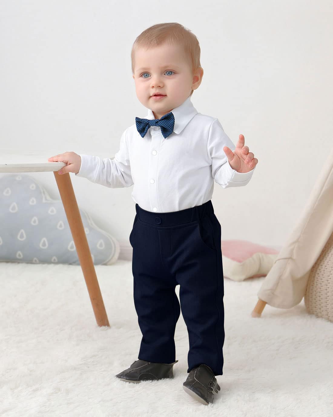 Thumbnail 2 de Amissz Baby Jungen Bekleidungsset als Gentleman-Anzug mit Hemd, Hose, Weste und Fliege (3–24 Monate)