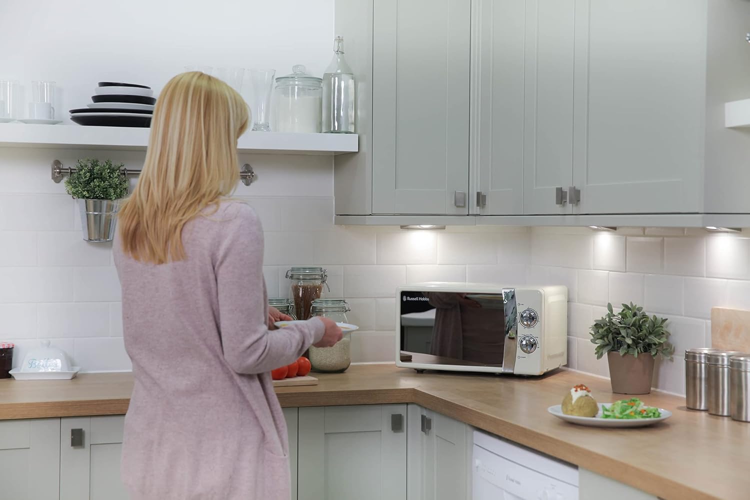Thumbnail 6 de Russell Hobbs RHMM701C 17L 700W Cream Solo Microwave with Timer, Ringer & Defrost