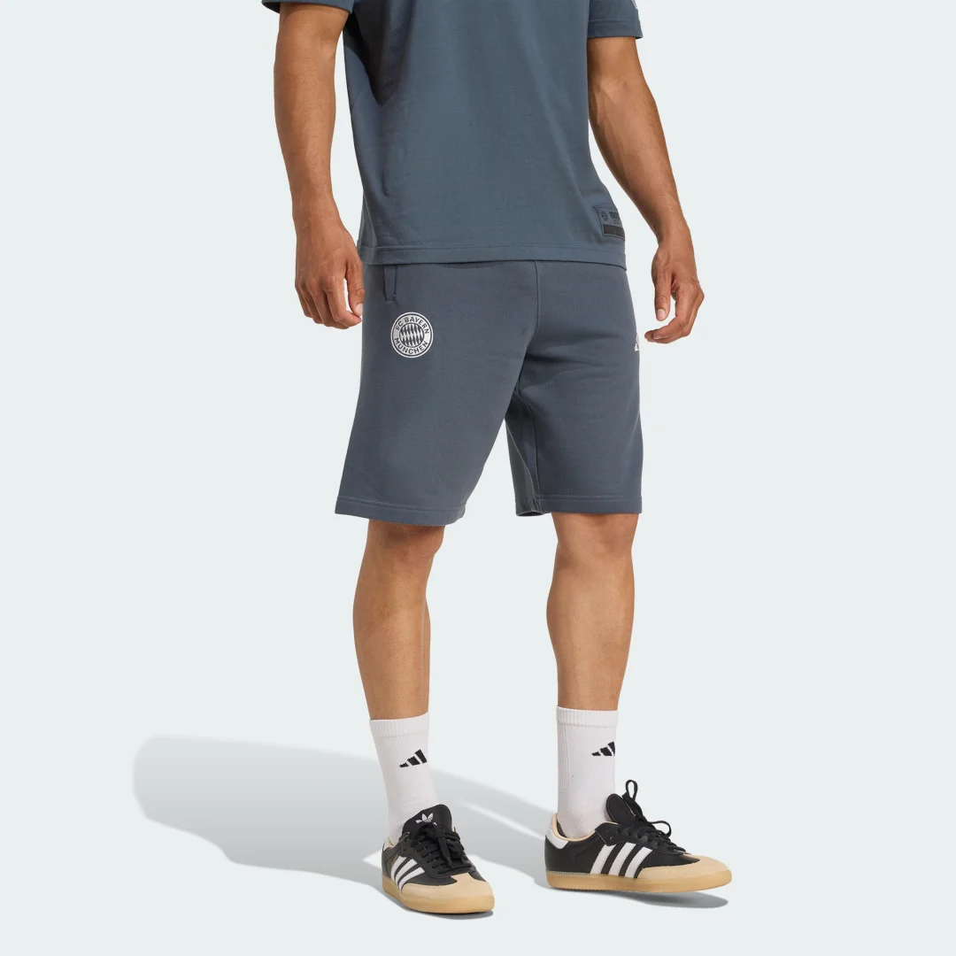 Detalle de Pantalón corto FC Bayern US Pack de Adidas en gris