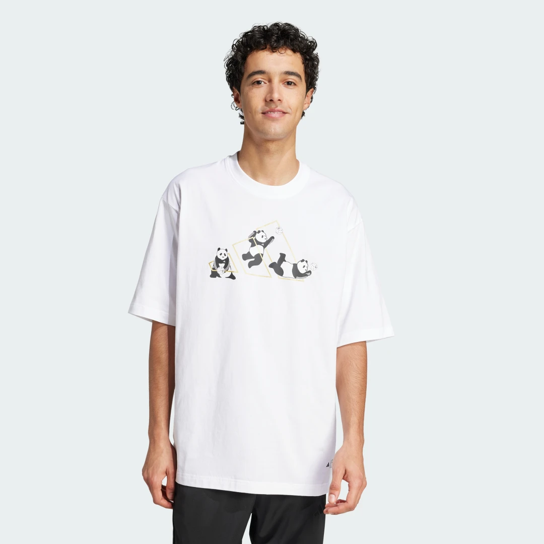 Detalle de Panda Play Graphic T-Shirt de Adidas – Camiseta blanca para uso diario