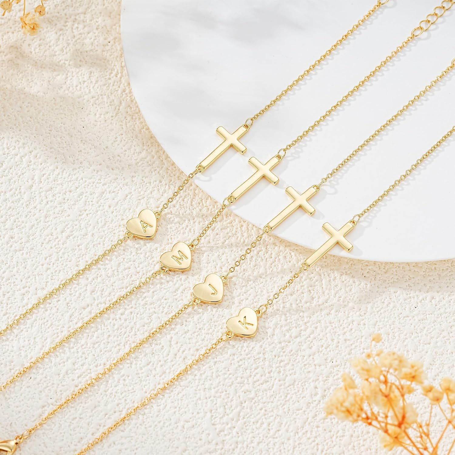 Detalle 1 de Lunvky Initial Cross Bracelet, 14K Gold-Plated