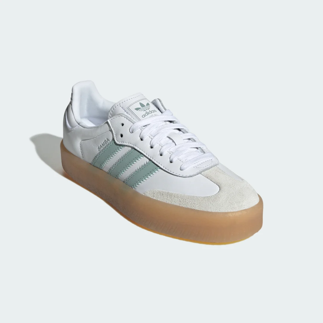 Detalle de Zapatilla Sambae de Adidas – comodidad y estilo en color blanco