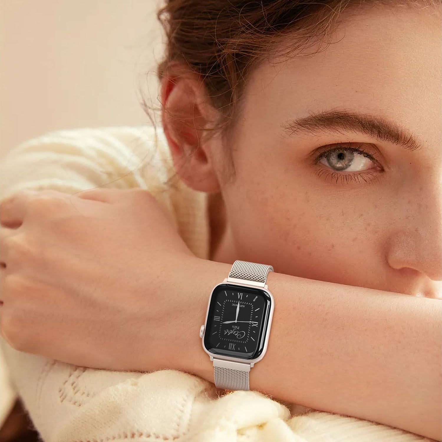 Detalle de Stainless Steel Milanese Loop for Apple Watch — 46mm/44mm/45mm/49mm Magnetic Clasp Replacement