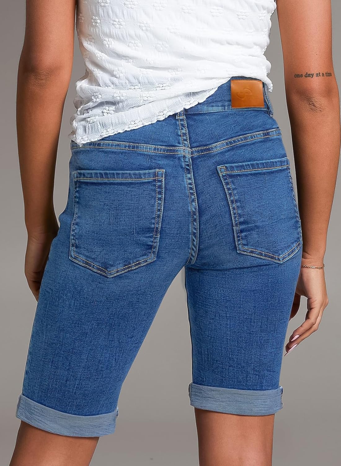 Detalle de Sidefeel Women's High Waisted Stretch Denim Bermuda Shorts with Rolled Hem