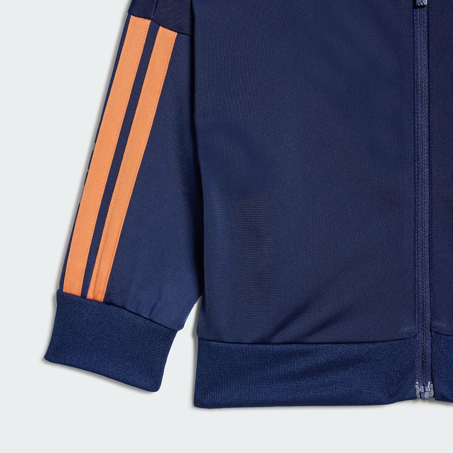 Detalle de adidas Baby ESSENTIALS CLIMACOOL Tracksuit – praktische Allround-Lösung für Kleinkinder