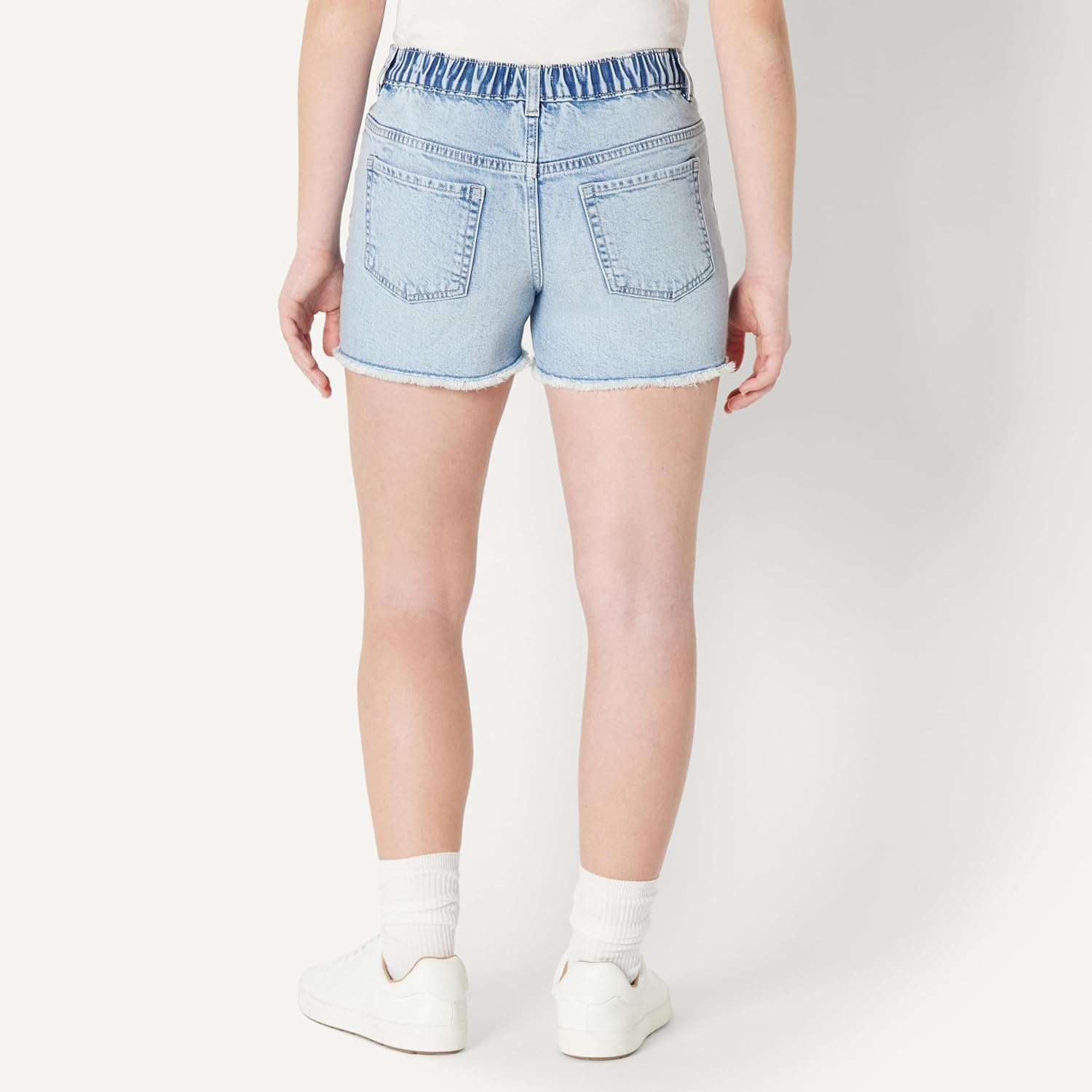 Thumbnail 3 de Amazon Essentials Mädchen Jeansshorts – Mittlerer Stretchanteil, Mittelhoher Bund, Offener Saum