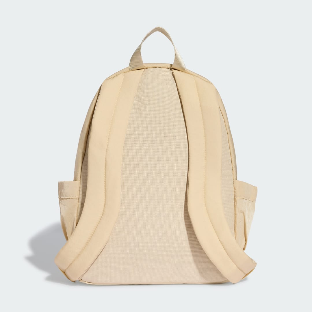 Detalle 2 de Mochila Glow de Adidas لدى color beige: versátil y práctica para el día a día