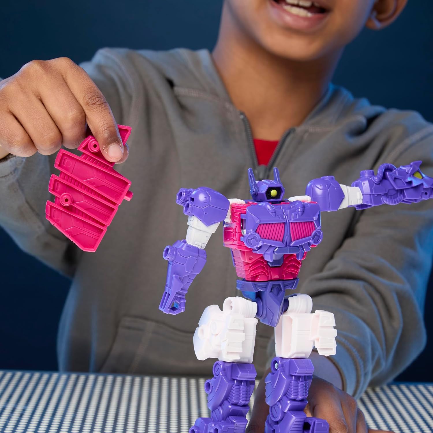 Detalle 2 de Transformers G21625X0 Shockwave Ultimate Cyber Changers Dino Action Figure