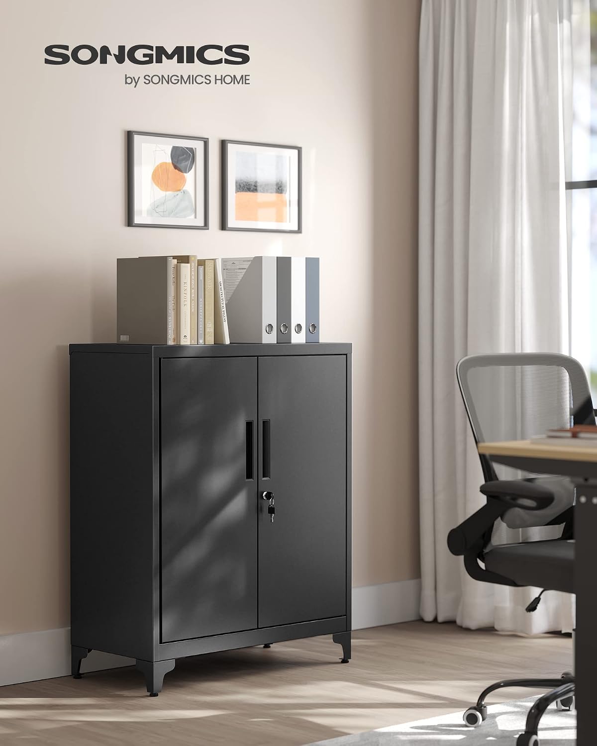 Detalle 2 de SONGMICS OMC013B01 Steel Storage Cabinet, Black, with Lockable Doors